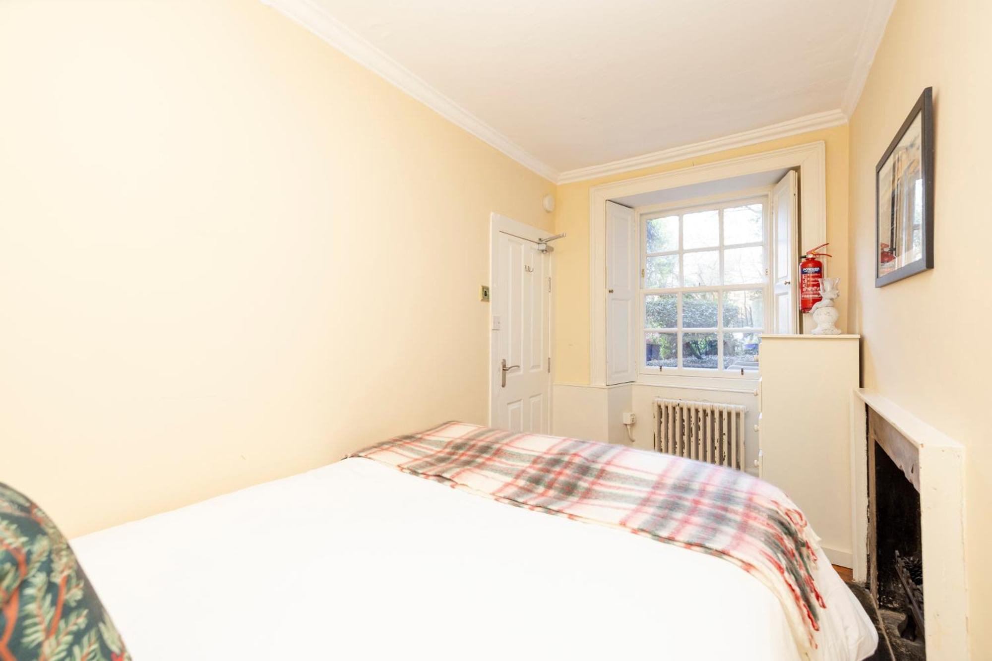 Joivy Beautiful Apartment, Private Garden, Calton Hill Edinburgh Exterior foto