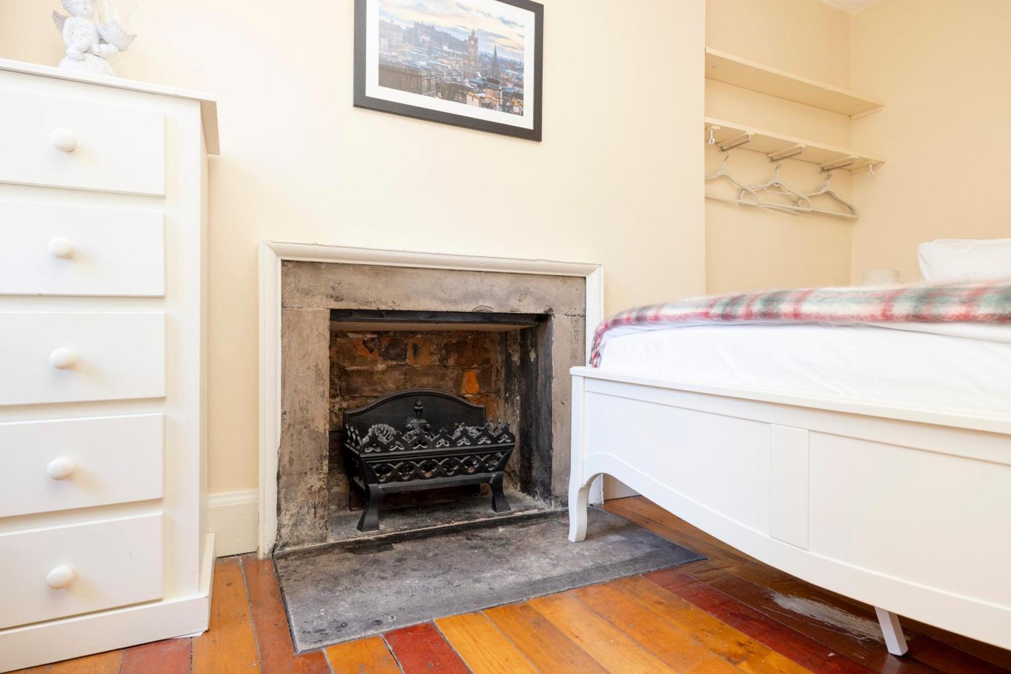 Joivy Beautiful Apartment, Private Garden, Calton Hill Edinburgh Exterior foto
